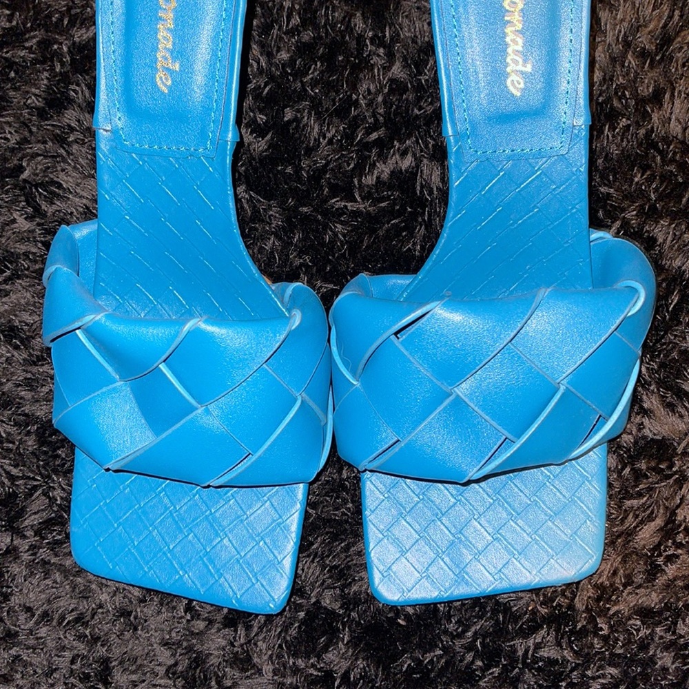 Slippers - Picture 3 of 6